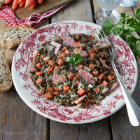 Salade de lentilles au véritable saucisson cuit de Lyon