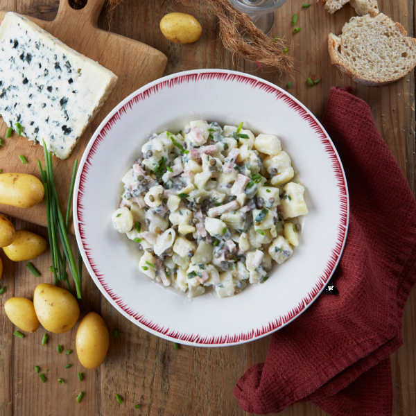 Salade de Pommes de terre aux lardons et sauce au Bleu d’Auvergne 