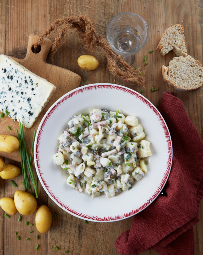 Salade de Pommes de terre aux lardons et sauce au Bleu d’Auvergne 